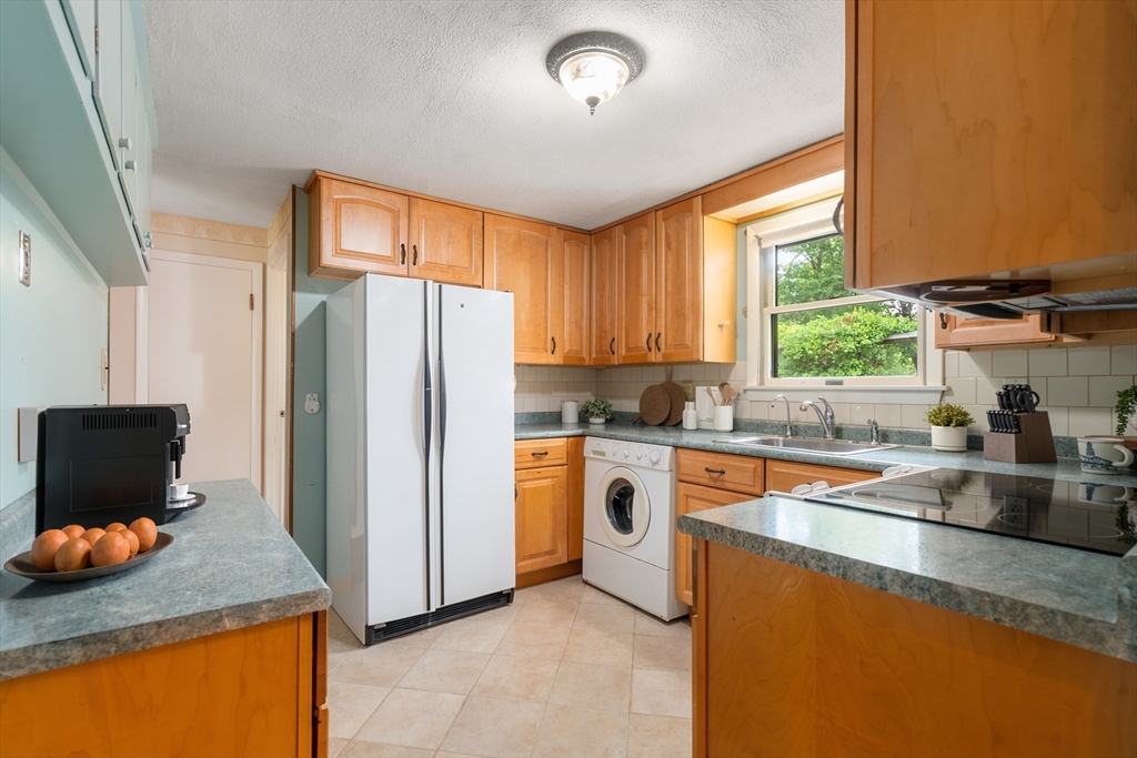 5 Sunset Road Maynard, MA 01754 - Photo 7 of 42