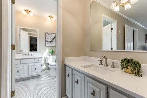 $615,000 | 25707 Eagle Drive, Mundelein, IL 60060