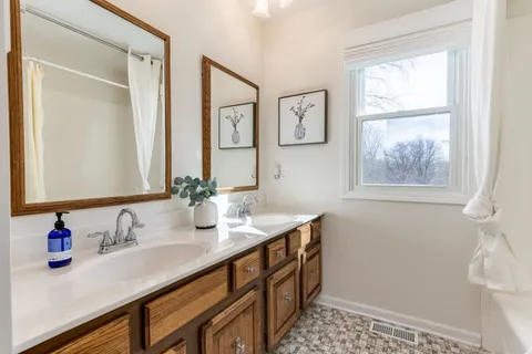 $615,000 | 25707 Eagle Drive, Mundelein, IL 60060