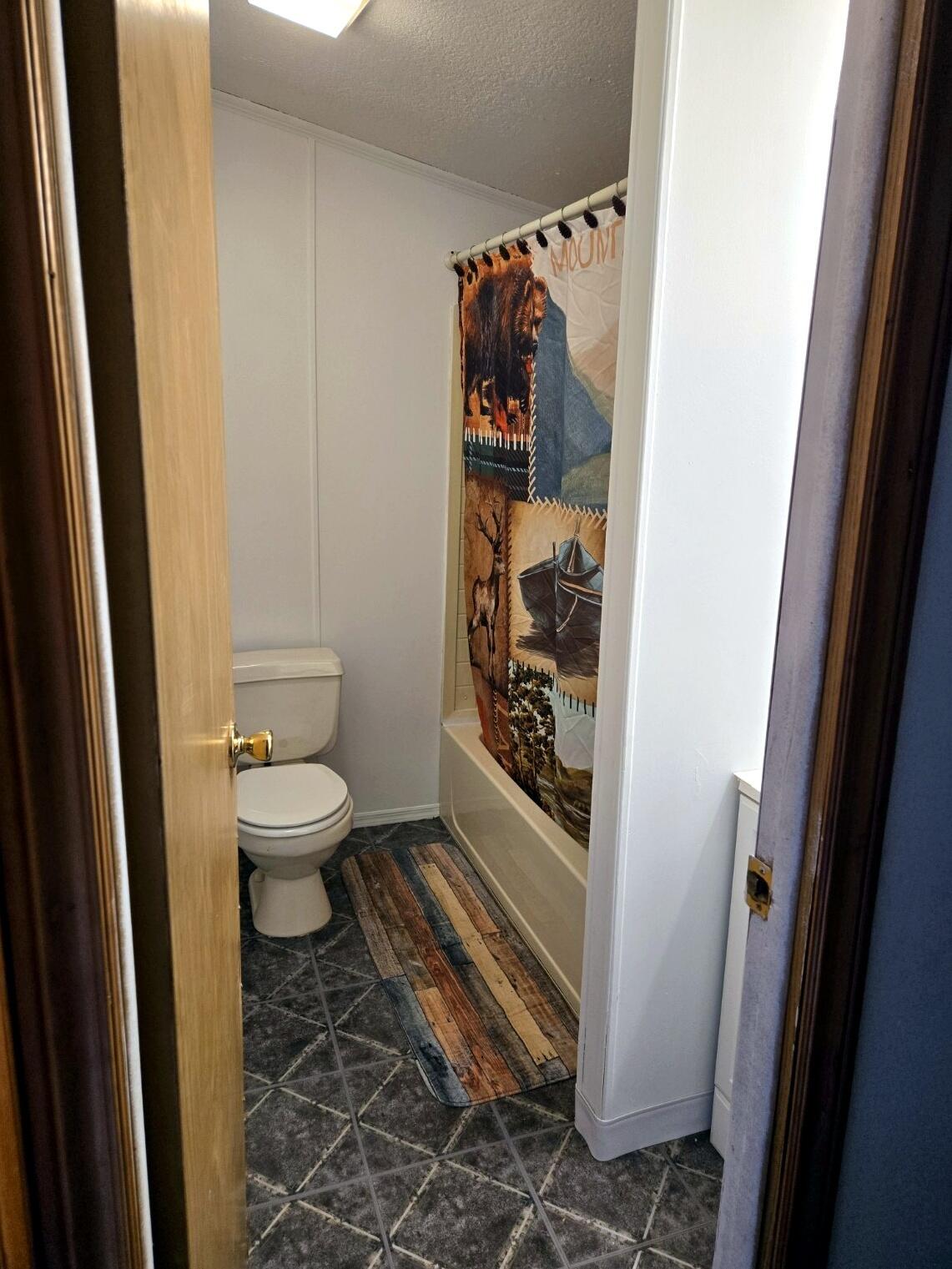 123 Cedar Street Millinocket, ME 04462 - Photo 11 of 16 Second Bathroom