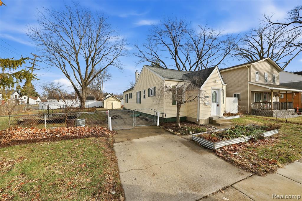 2146 Martin Road Ferndale, MI 48220 - Photo 2 of 30 Gallery Image 2