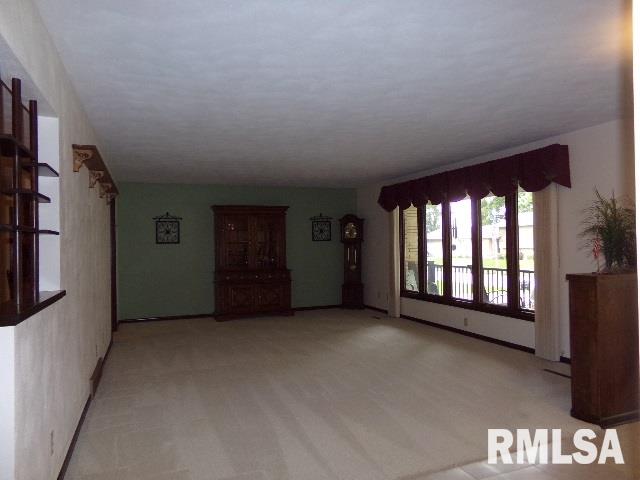 121 Locust Street Bennett, IA 52721 - Photo 3 of 20 Gallery Image 3