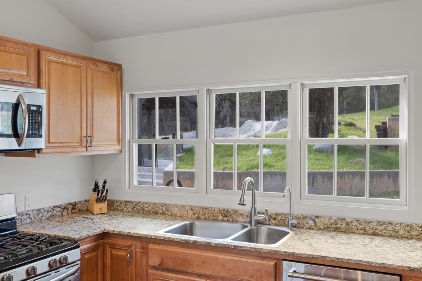22125 Parrott Ranch Road Carmel Valley, CA 93924 - Photo 8 of 62 Gallery Image 8