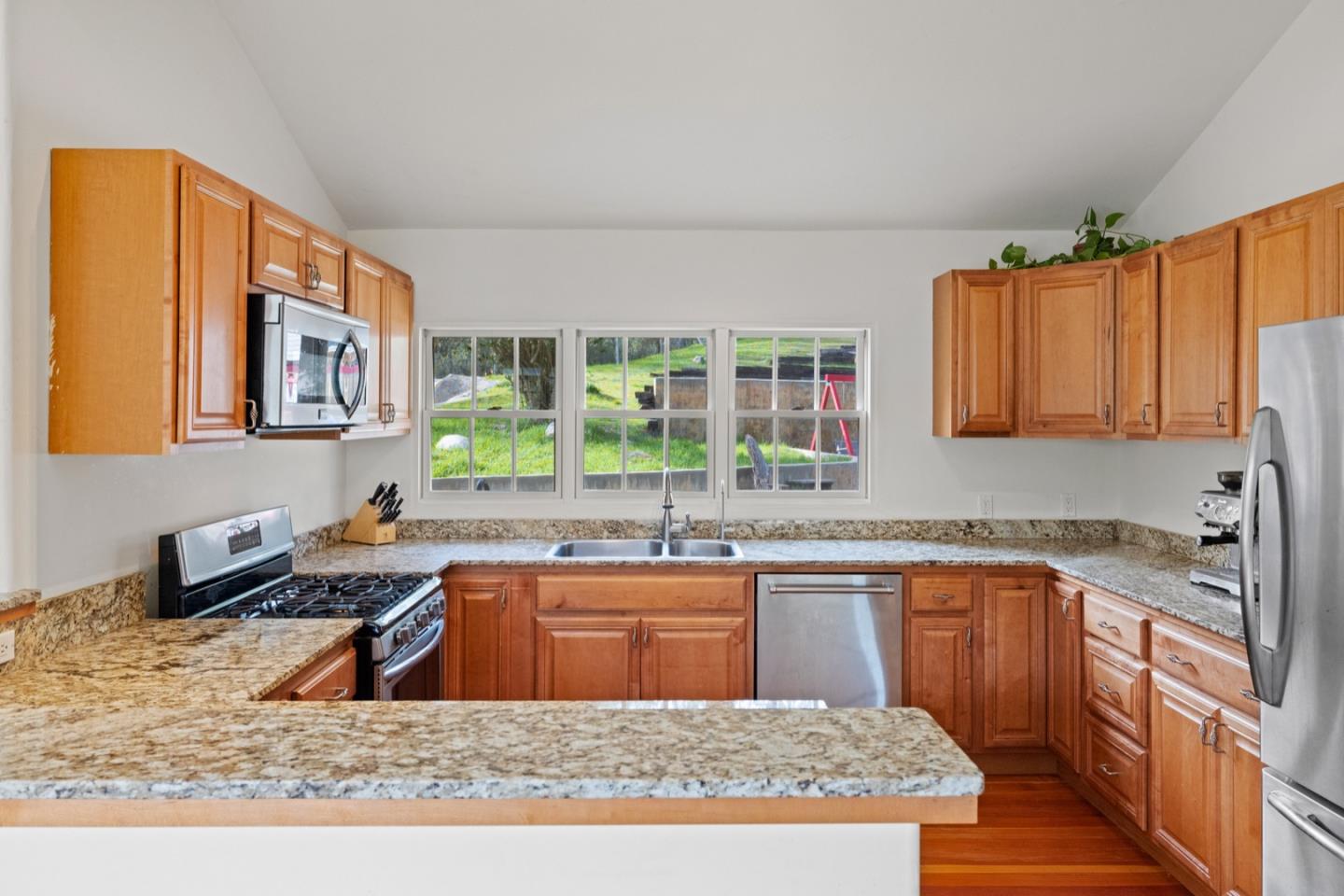 22125 Parrott Ranch Road Carmel Valley, CA 93924 - Photo 10 of 62 Gallery Image 10