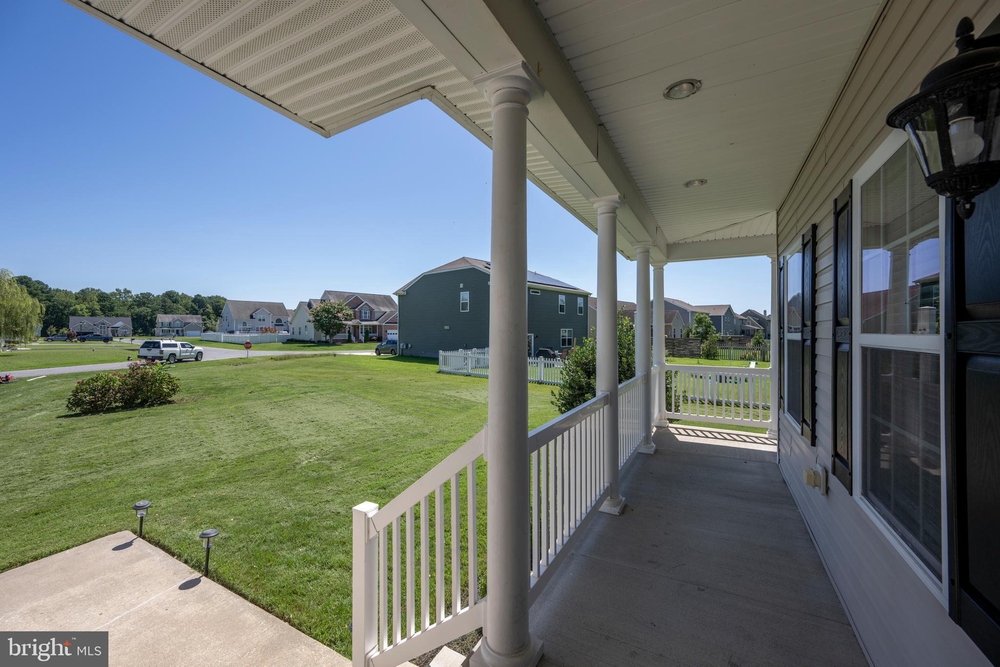 10333 Strawberry Point Delmar, DE 19940 - Photo 4 of 34 FRONT PORCH