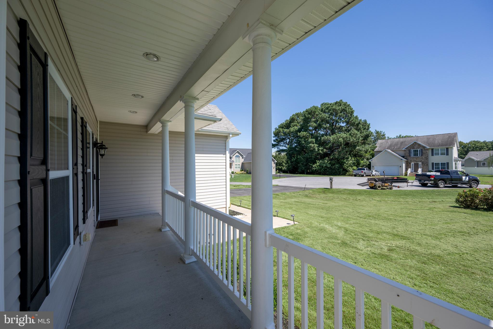 10333 Strawberry Point Delmar, DE 19940 - Photo 6 of 34 FRONT PORCH