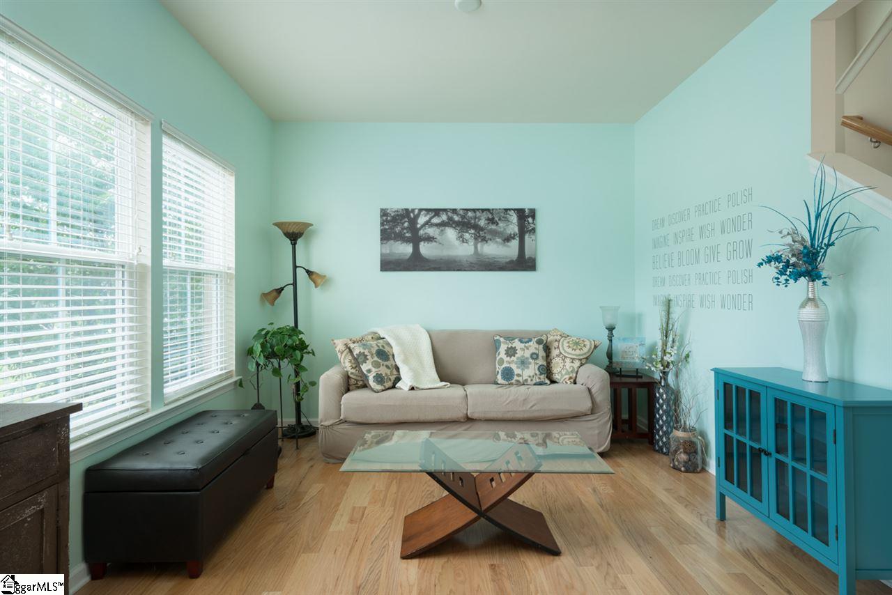 203 Shale Court Greenville, SC 29607 - Photo 2 of 25 Gallery Image 2