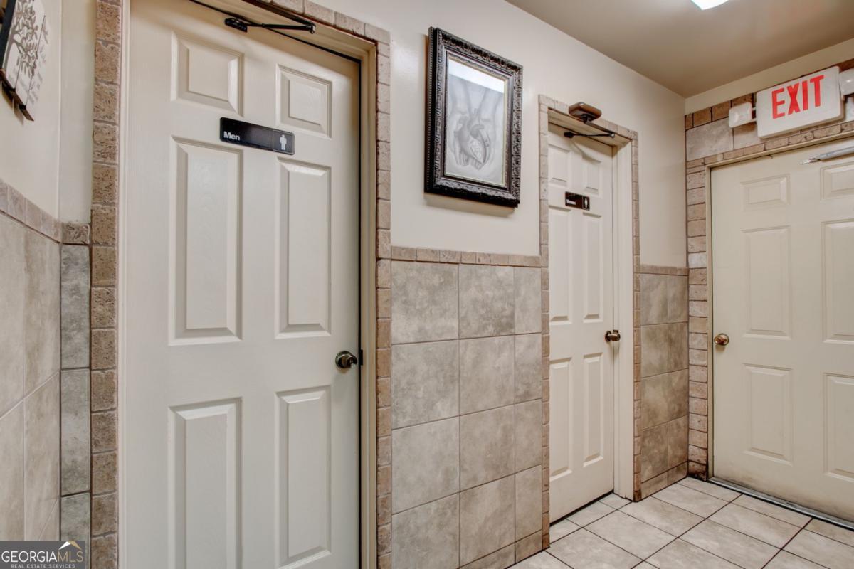 868 County Line Road Resaca, GA 30735 - Photo 33 of 44 a bathroom with a shower
