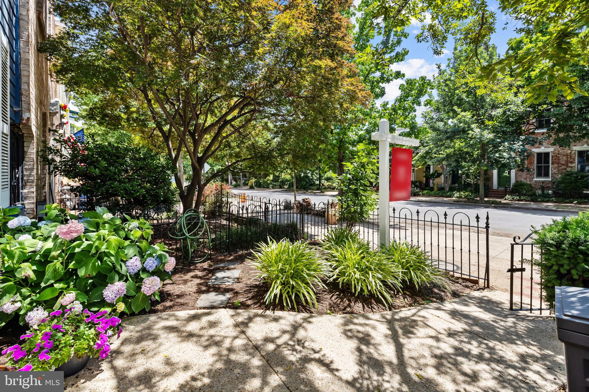644 E Street Southeast Washington, DC 20003 - Photo 2 of 36