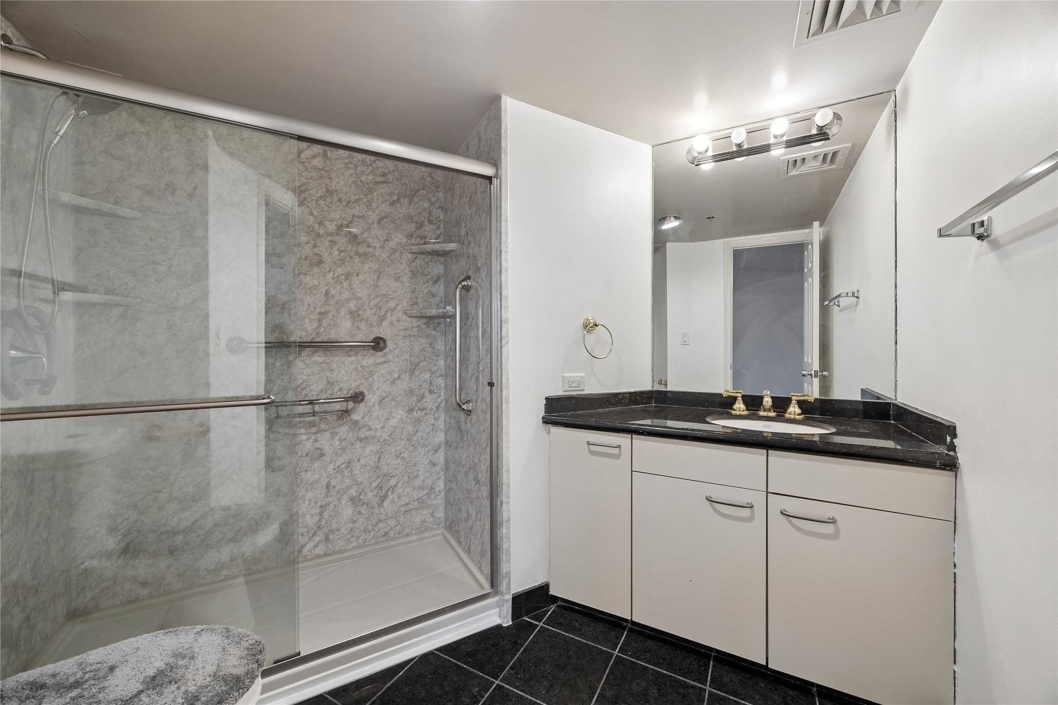 3525 Sage Road, Unit 713 Houston, TX 77056 - Photo 11 of 24