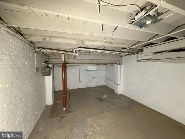 a view of utility room