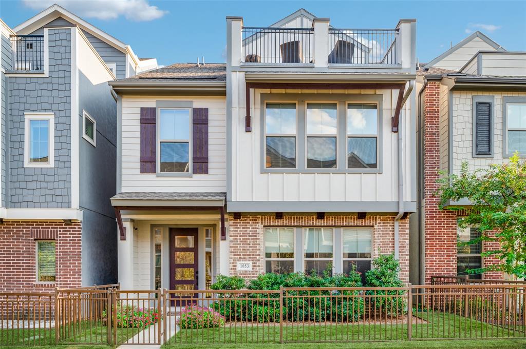 Private yard and rooftop with a premium interior courtyard lot