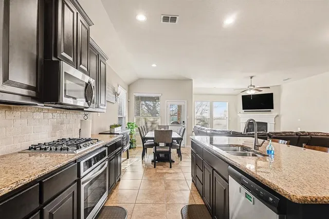 $420,000 | 3721 Cuddy Drive, Denton, TX 76210