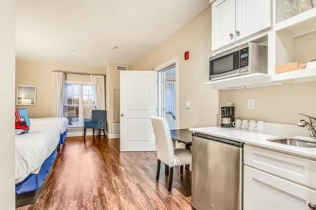 $85,000 | 1 Ocean Avenue, Unit 306/308 FRACTION 4, York, ME 03909