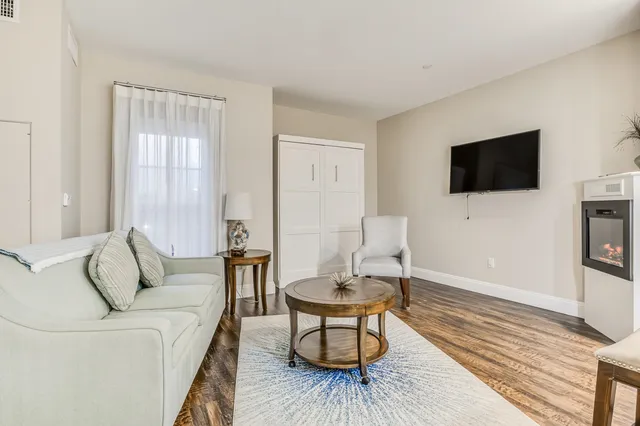 $85,000 | 1 Ocean Avenue, Unit 306/308 FRACTION 4, York, ME 03909