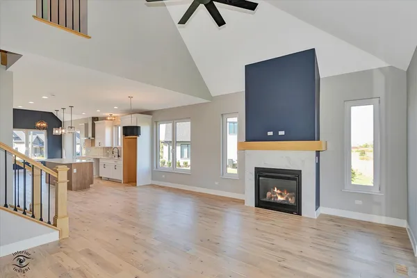 $844,000 | 16441 Kayla Drive, Lemont, IL 60439