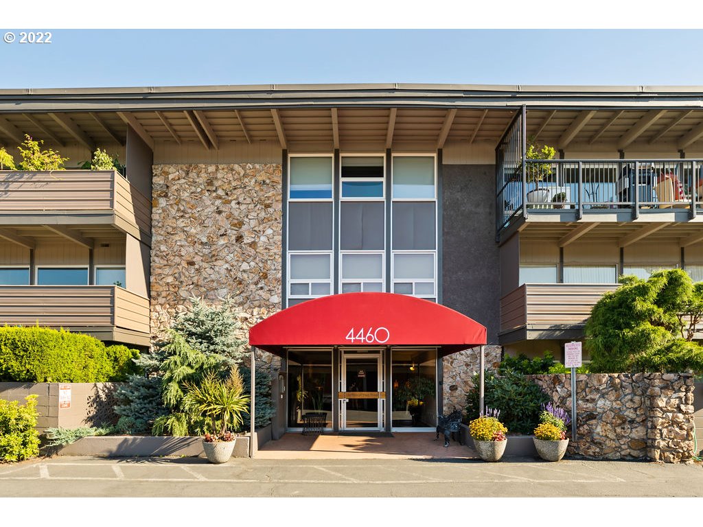 4460 Southwest Scholls Ferry Road, Unit 30 Portland, OR 97225 - Photo 1 of 28 Gallery Image 1