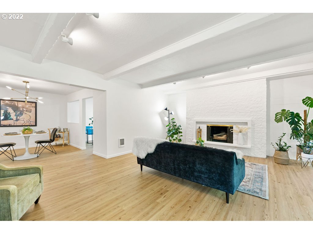4460 Southwest Scholls Ferry Road, Unit 30 Portland, OR 97225 - Photo 12 of 28 Gallery Image 12