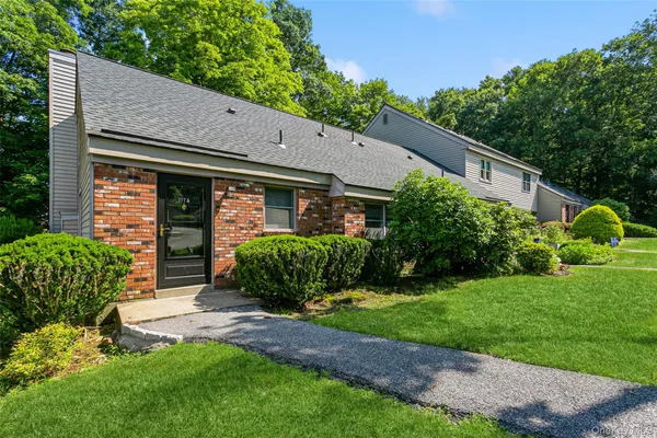 $2,600 | 177 Heritage Hills, Unit A, Somers, NY 10589