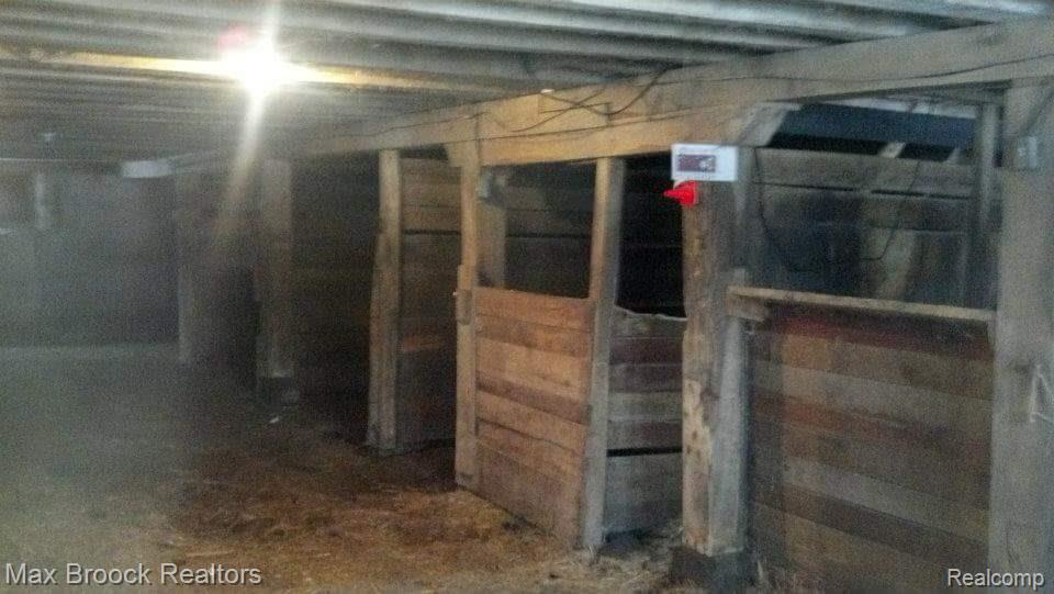 9620 Allen Road Clarkston, MI 48348 - Photo 81 of 99 barn8.jpg
