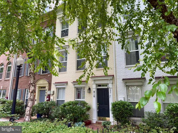 $1,075,000 | 810 Capitol Square Place Southwest, Washington, DC 20024