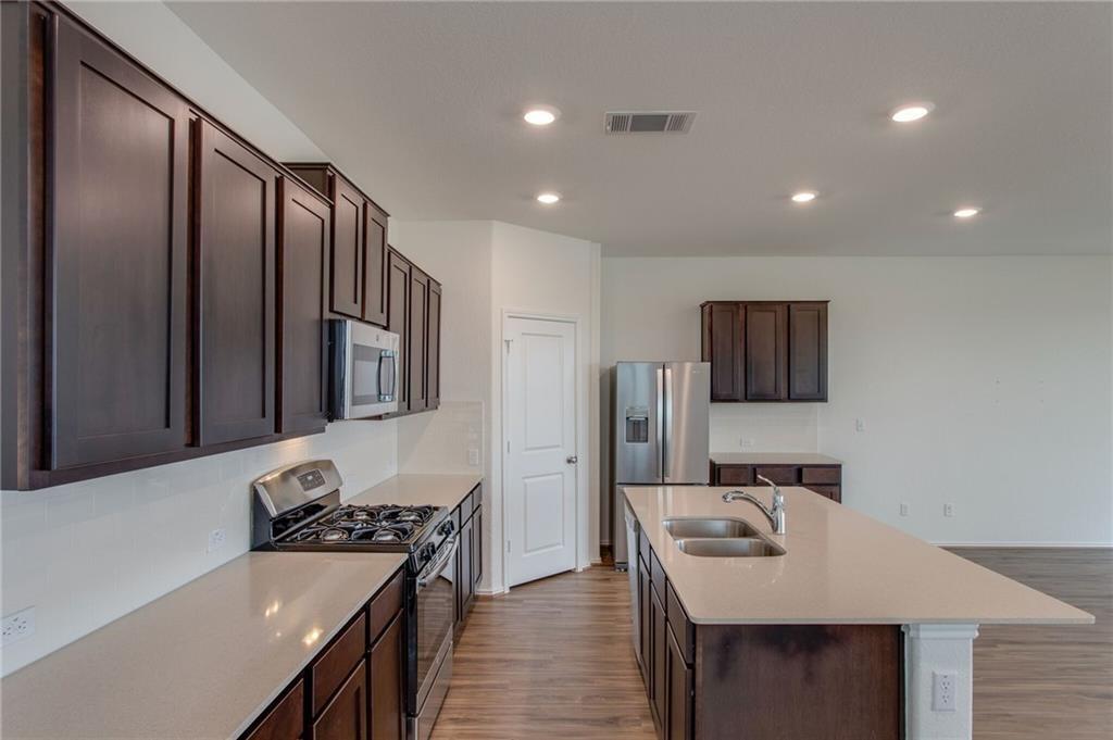 224 Montauk Loop Georgetown, TX 78628 - Photo 14 of 33