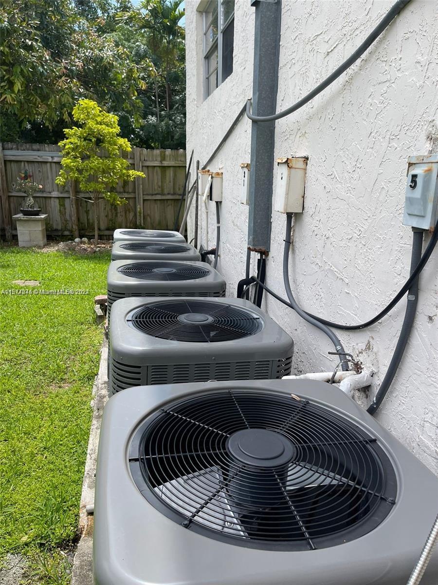951 Southwest 7th Street Miami, FL 33130 - Photo 5 of 14 Gallery Image 5