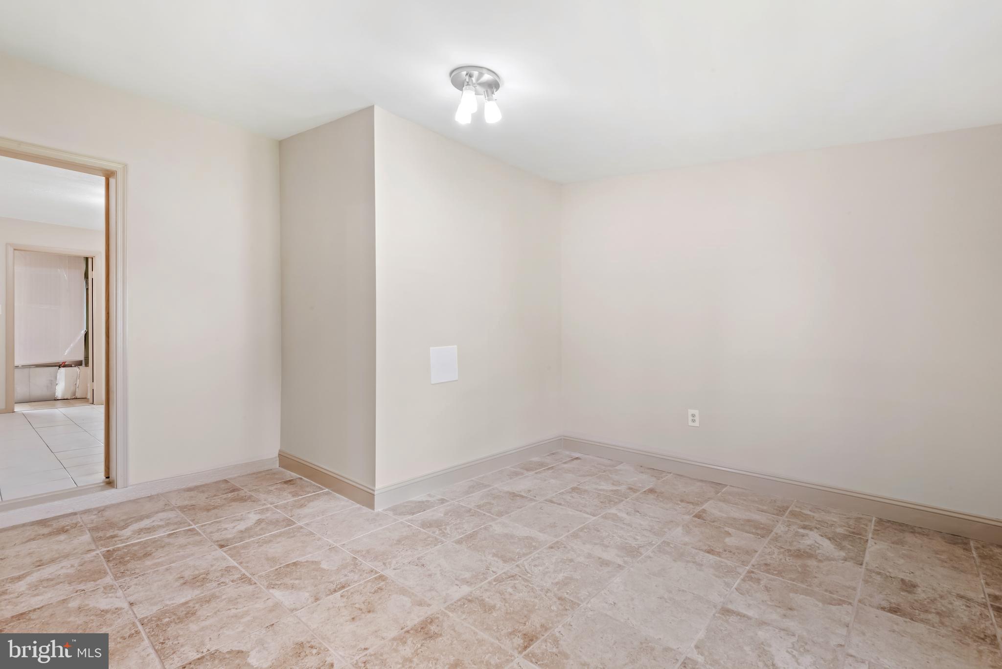 947 Beaverbank Circle Towson, MD 21286 - Photo 43 of 63