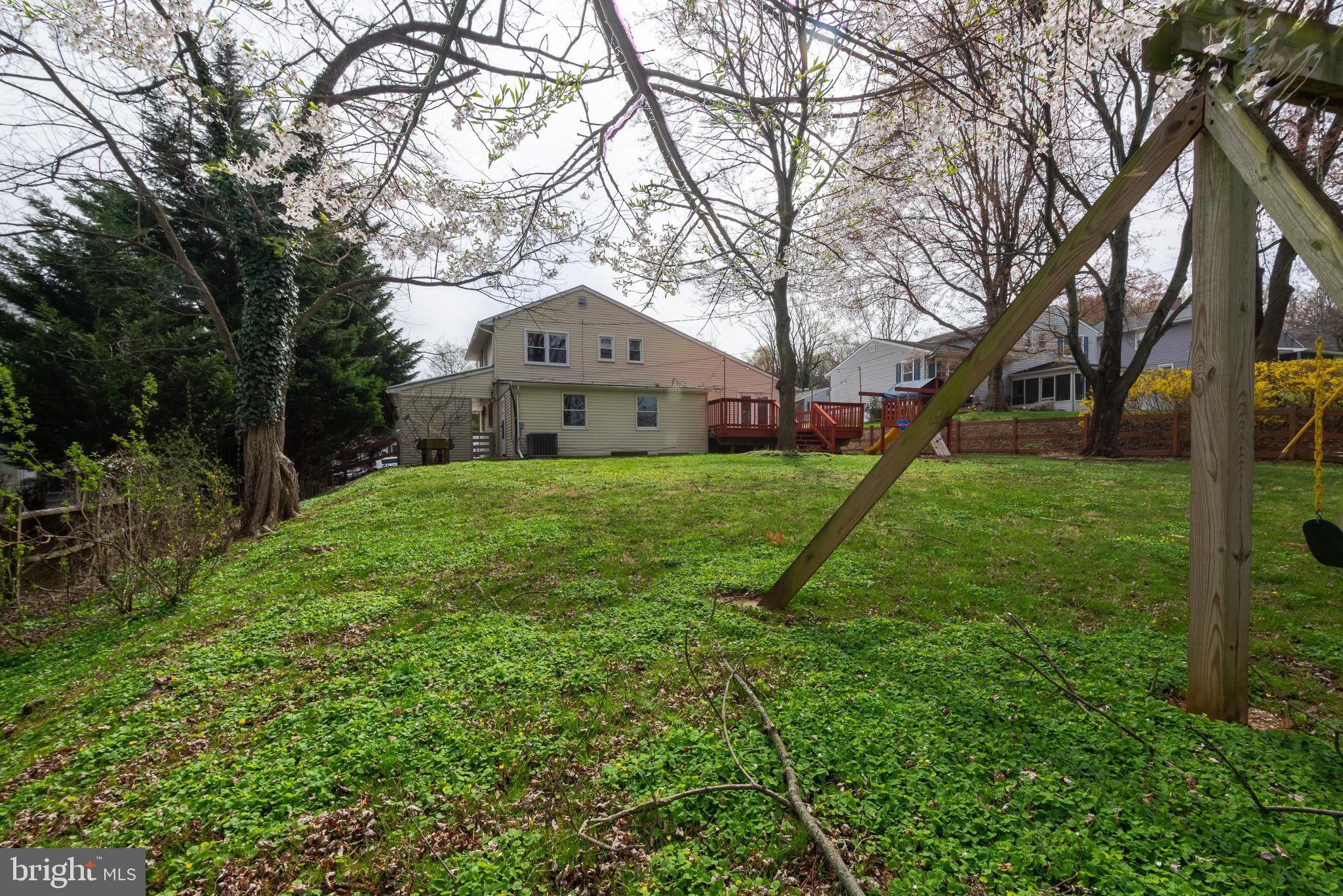 947 Beaverbank Circle Towson, MD 21286 - Photo 58 of 63 a view of a garden with a house