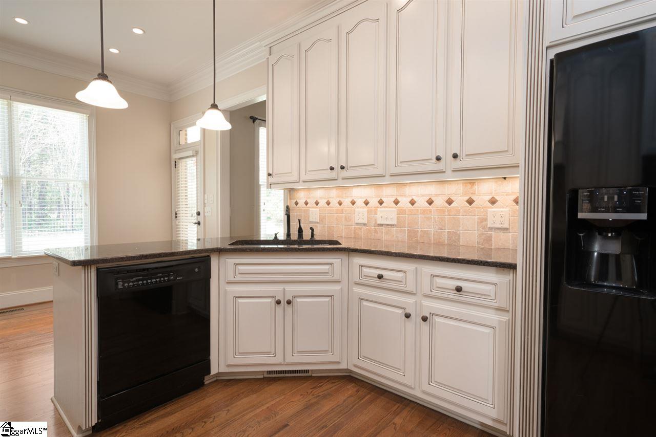 11 Sunning Hill Road Simpsonville, SC 29681 - Photo 8 of 36 Gallery Image 8