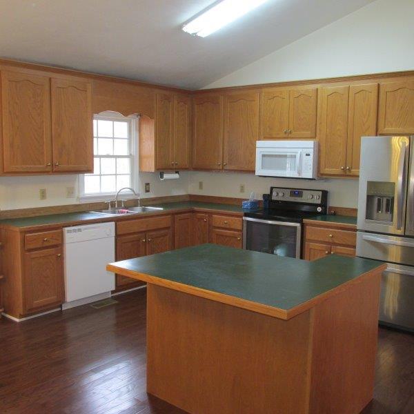 8220 Barrens Road Roanoke, VA 24019 - Photo 4 of 26 Kitchen