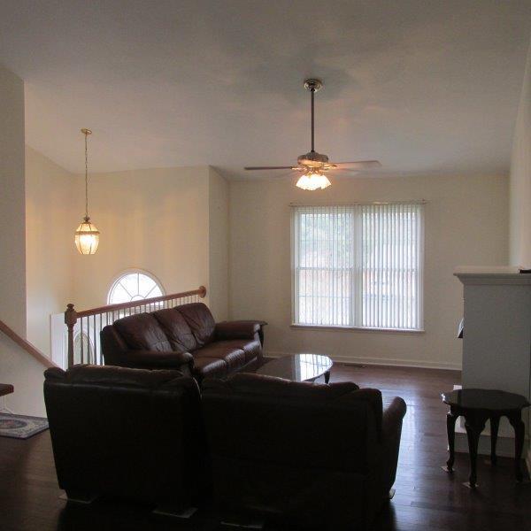 8220 Barrens Road Roanoke, VA 24019 - Photo 9 of 26 LR & Foyer