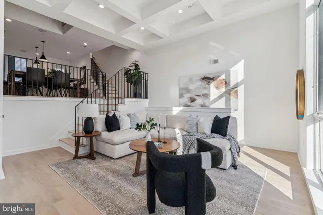 $1,050,000 | 950 North 6th Street, Philadelphia, PA 19123