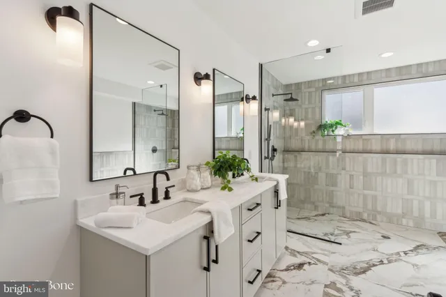 $1,050,000 | 950 North 6th Street, Philadelphia, PA 19123