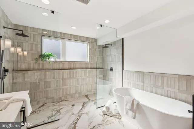 $1,050,000 | 950 North 6th Street, Philadelphia, PA 19123