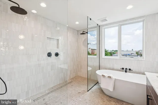 $1,050,000 | 950 North 6th Street, Philadelphia, PA 19123