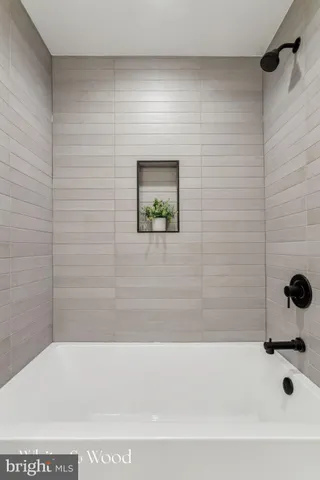 $1,050,000 | 950 North 6th Street, Philadelphia, PA 19123