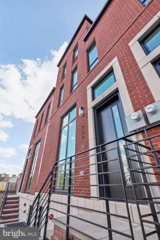 $1,050,000 | 950 North 6th Street, Philadelphia, PA 19123