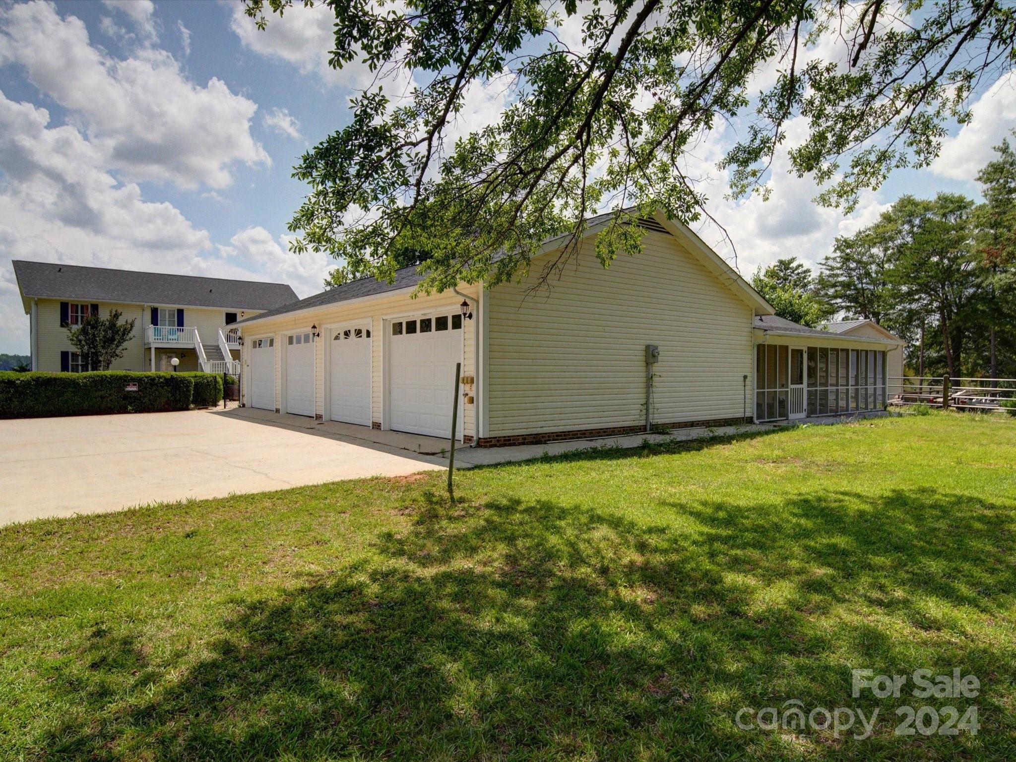 2439 Singleton Point Liberty Hill, SC 29074 - Photo 30 of 44 Gallery Image 30