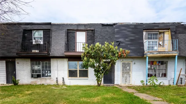 $1,400 | 12044 Beechnut Street, Houston, TX 77072