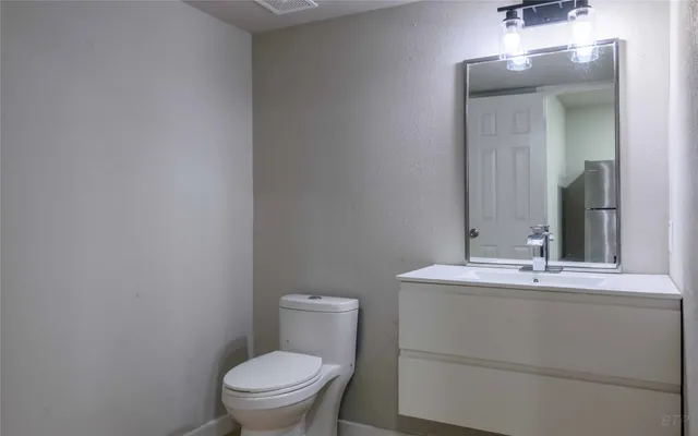 $1,400 | 12044 Beechnut Street, Houston, TX 77072