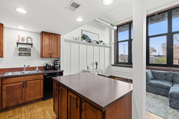 $225,000 | 600 Broadway Avenue Northwest, Unit 203, Grand Rapids, MI 49504