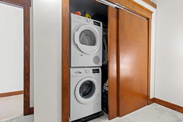 $225,000 | 600 Broadway Avenue Northwest, Unit 203, Grand Rapids, MI 49504