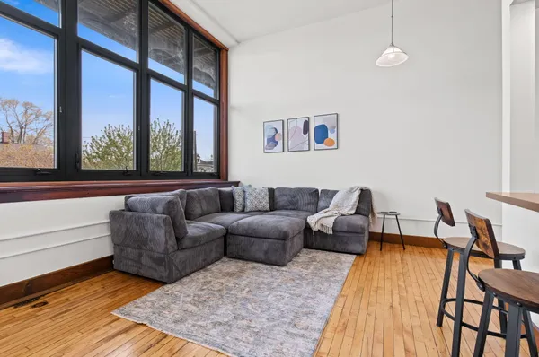 $225,000 | 600 Broadway Avenue Northwest, Unit 203, Grand Rapids, MI 49504