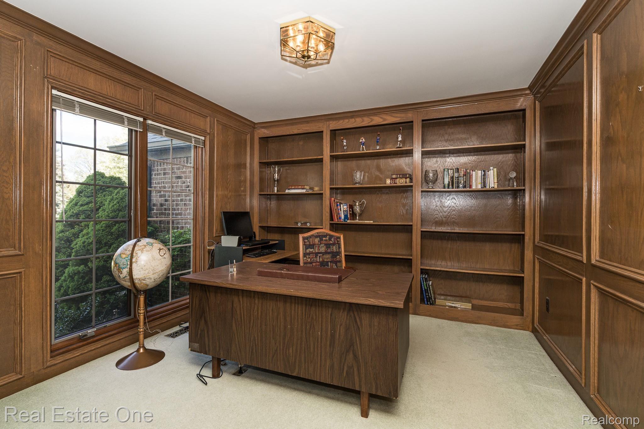 3798 Summit Ridge Drive Rochester, MI 48306 - Photo 5 of 32 3798 Summit Ridge Home OFFICE w/Judge's Paneling & Built-in Shelves MLS-W005.jpg