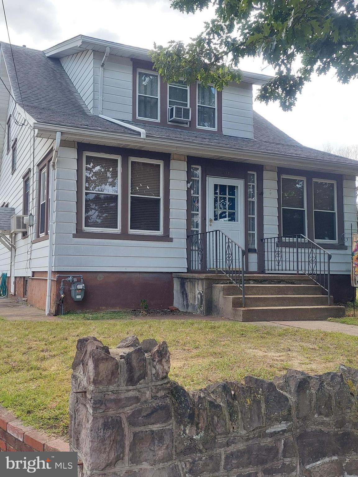 514 Bridgeboro Street Riverside, NJ 08075 - Photo 1 of 15 Front of home