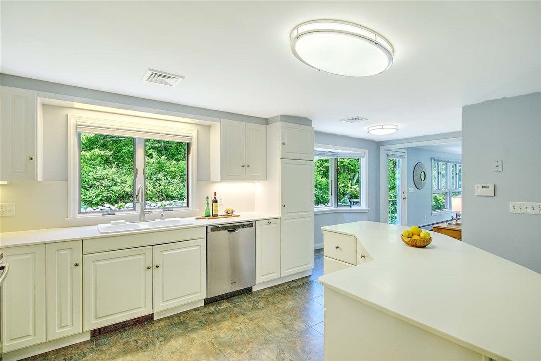 251 Succotash Road South Kingstown, RI 02879 - Photo 21 of 50