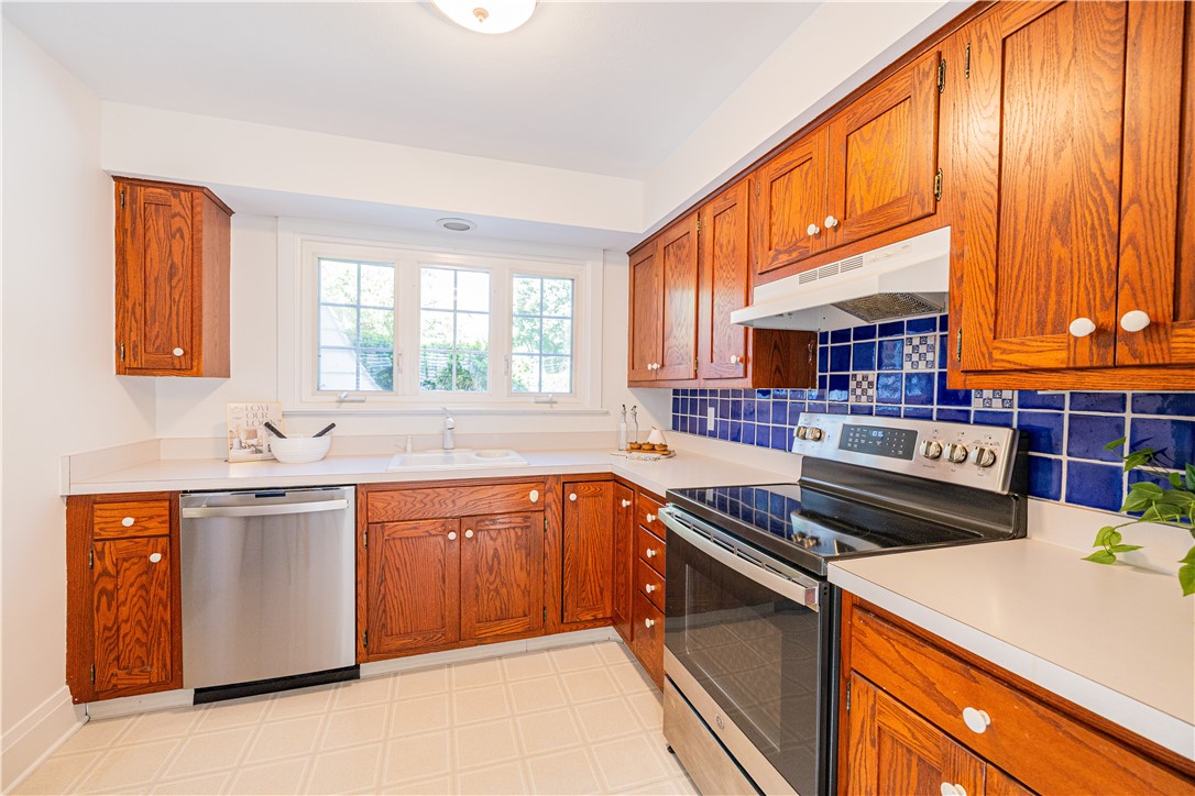 74 Avalon Drive Rochester, NY 14618 - Photo 9 of 30