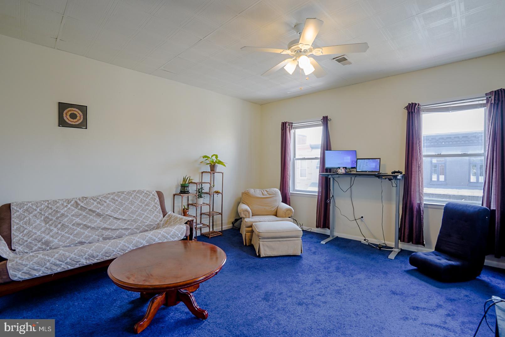 1501 Light Street Baltimore, MD 21230 - Photo 7 of 16 Enormous living Living room w/high ceilings