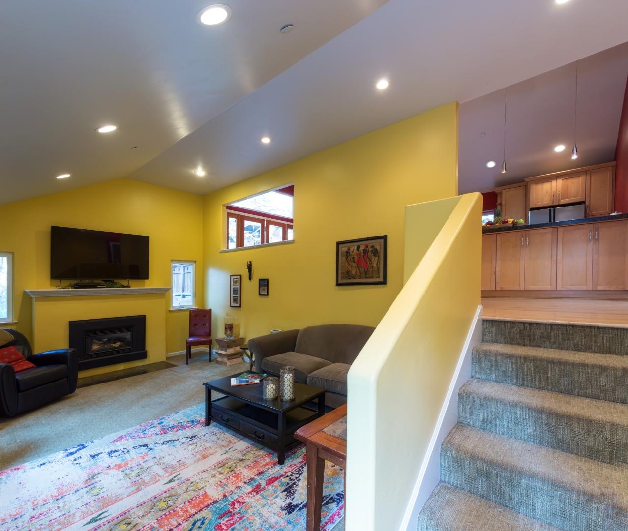 105 Ross Road Aptos, CA 95003 - Photo 3 of 18 Gallery Image 3